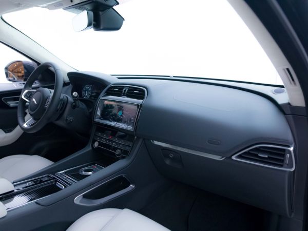 Jaguar F-Pace 2.0L i4D Prestige Auto nuevo Zaragoza