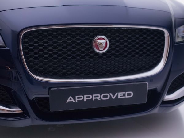 Jaguar XF 2.0D I4 (180CV) Prestige Auto 4WD nuevo Zaragoza