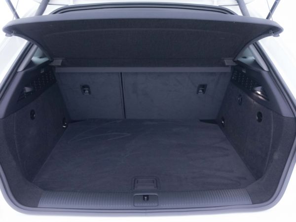 Audi A3 Sedan 1.6 TDI clean d 110CV S line ed nuevo Zaragoza